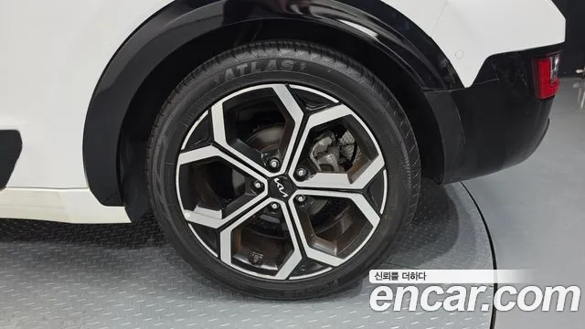 Kia Niro The All New Niro Signature — Фото автомобиля 18