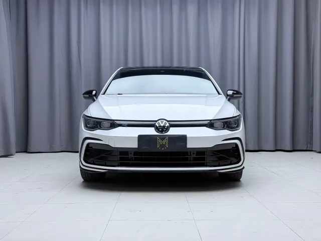 Volkswagen Golf — Фото автомобиля 2