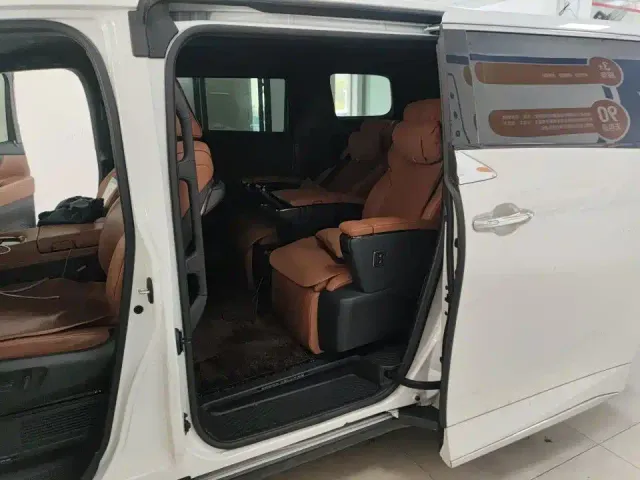Toyota Vellfire — Фото автомобиля 8
