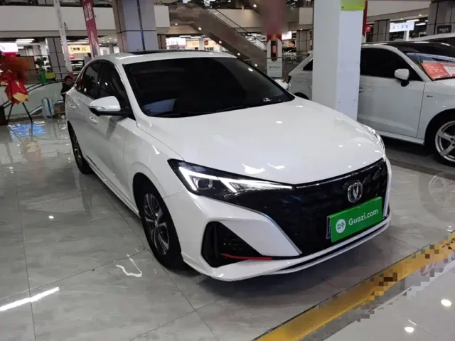 Changan Eado — Фото автомобиля 3