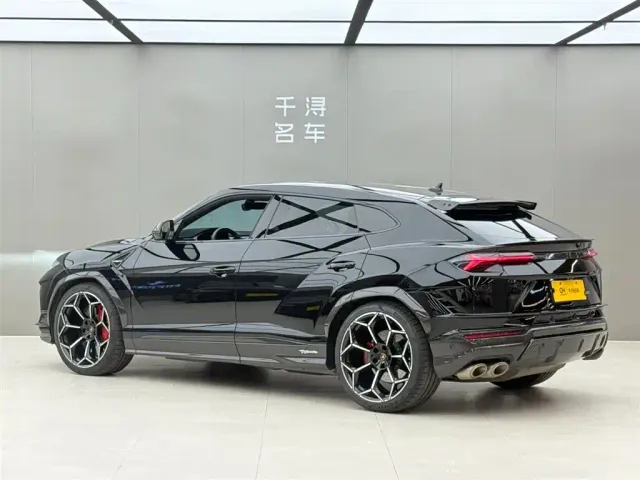 Lamborghini Urus — Фото автомобиля 15