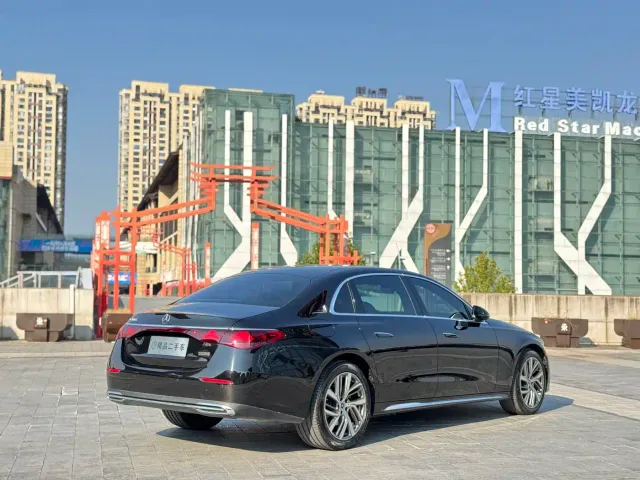 Mercedes-Benz E-Class — Фото автомобиля 9