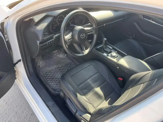 Mazda Axela — Фото автомобиля 7