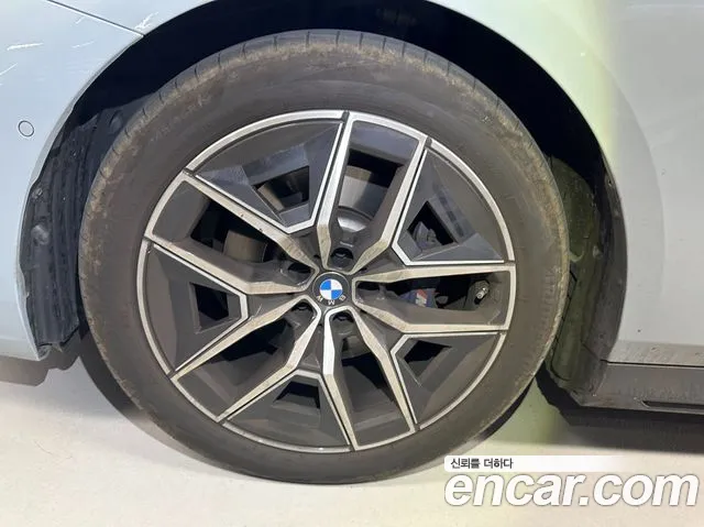 BMW 5 Series G60 — Фото автомобиля 5