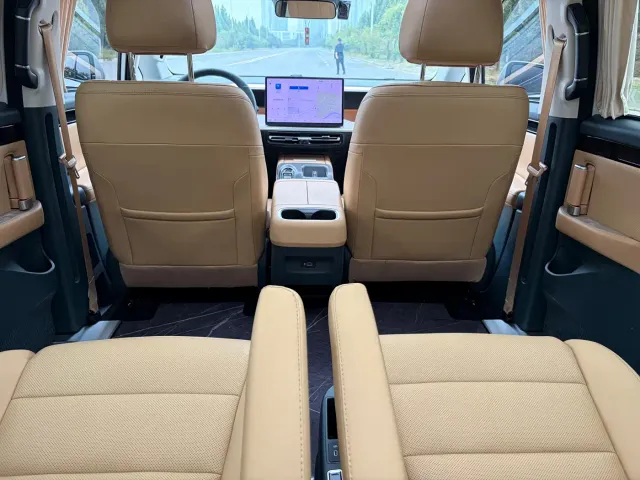 GAC Trumpchi E8 — Фото автомобиля 13