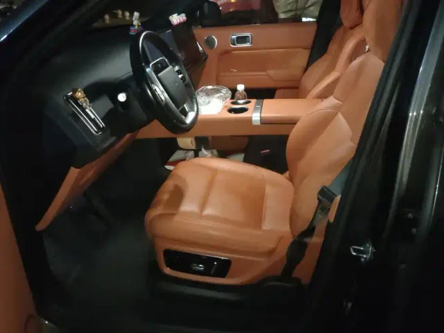 Li Auto Li L8 2023 Pro — Фото автомобиля 9