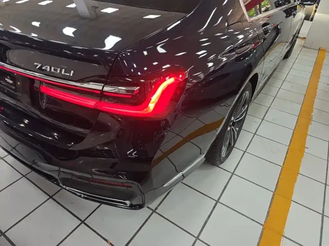 BMW 7 Series — Фото автомобиля 7