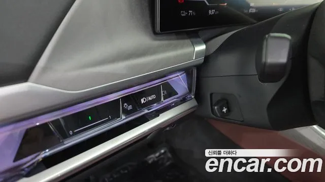 BMW i7 G70 — Фото автомобиля 27
