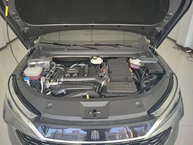 BYD Qin L — Фото автомобиля 19
