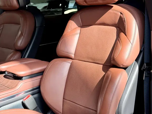 Lincoln Navigator — Фото автомобиля 12