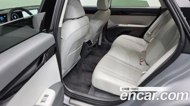 Hyundai Grandeur GN7 — Фото автомобиля 18