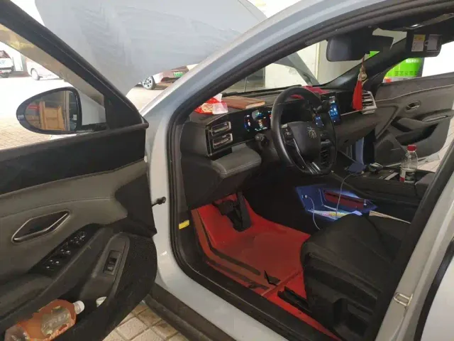 BYD Qin L — Фото автомобиля 12