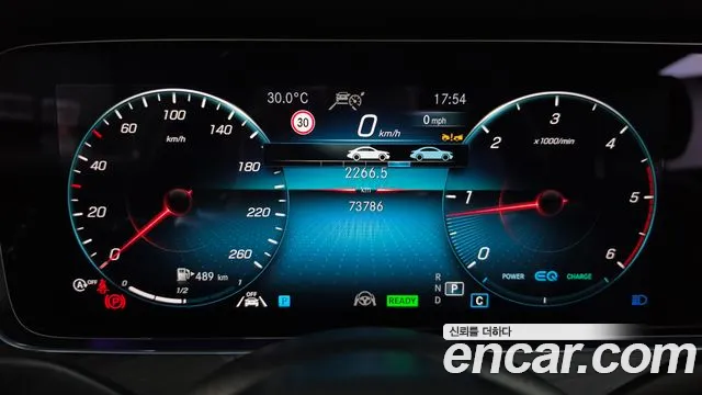 Mercedes-Benz E-Class — Фото автомобиля 8