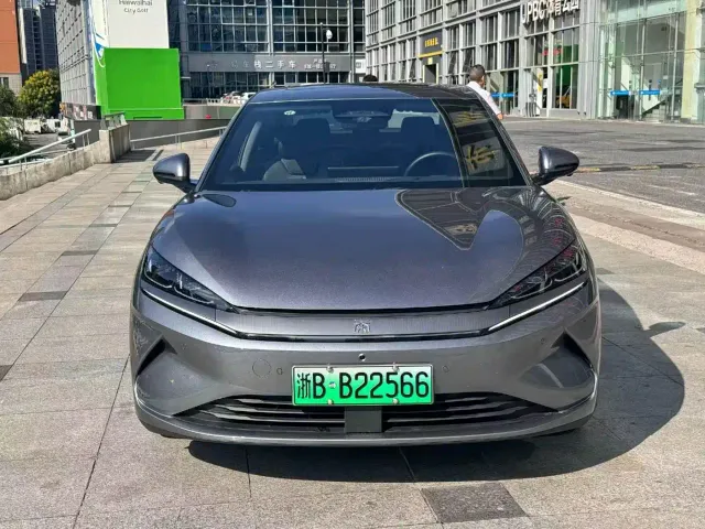 BYD Qin L — Фото автомобиля 9