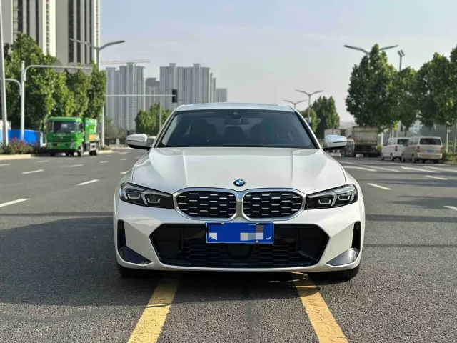 BMW 3 Series — Фото автомобиля 2