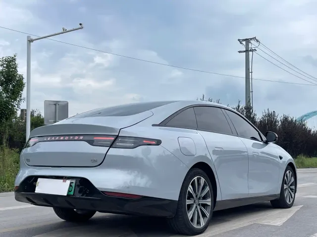 Leapmotor C01 — Фото автомобиля 7