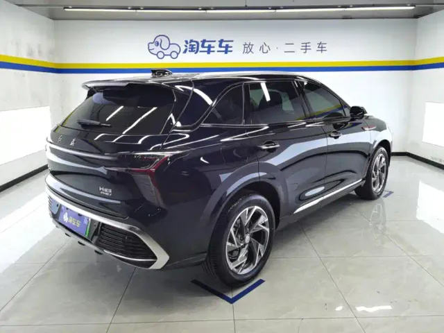 Hongqi HS3 PHEV — Фото автомобиля 3