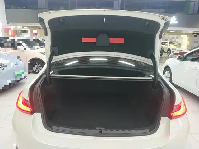 BMW i3 — Фото автомобиля 18