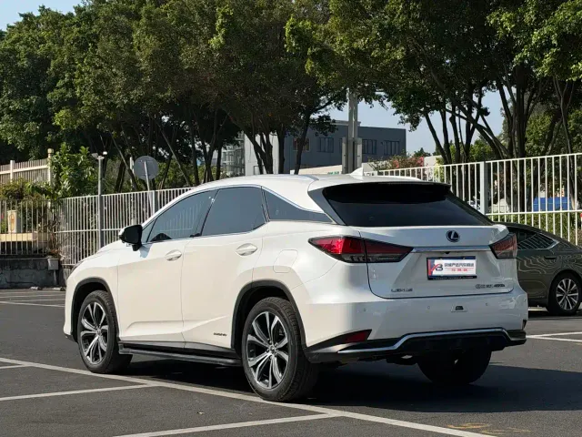 Lexus RX — Фото автомобиля 4
