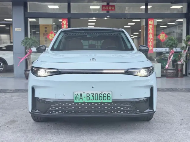 Leapmotor C10 — Фото автомобиля 2