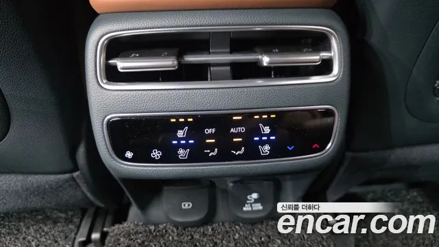 Genesis GV70 2.5T Бензин AWD — Фото автомобиля 16