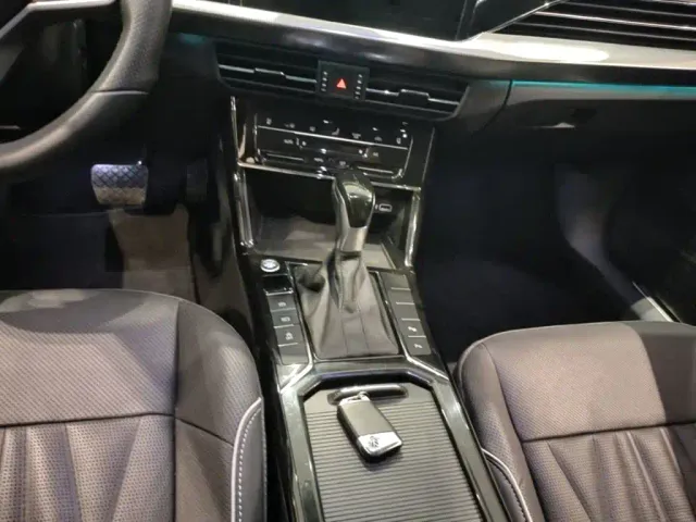 Volkswagen Passat — Фото автомобиля 13