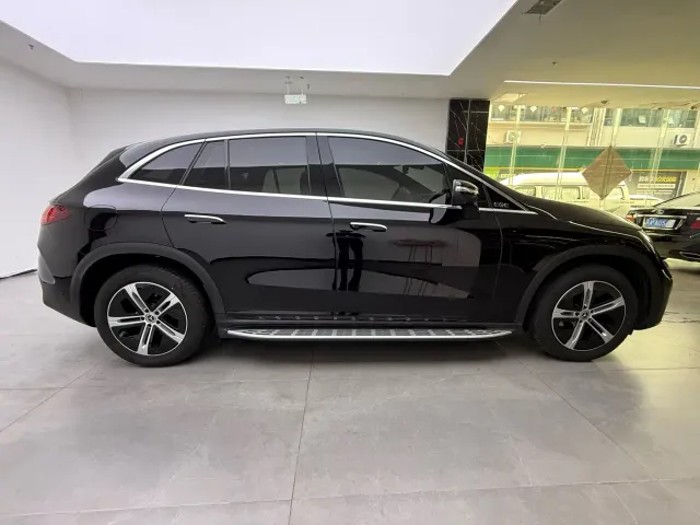 Mercedes-Benz EQE SUV — Фото автомобиля 10
