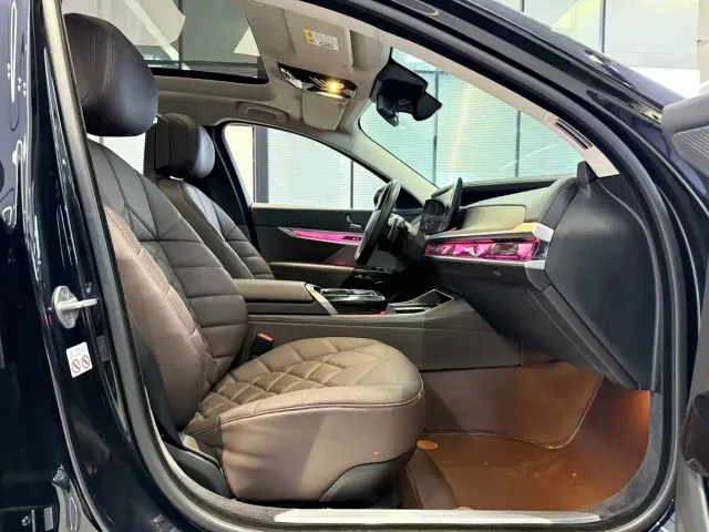BMW 7 Series — Фото автомобиля 8