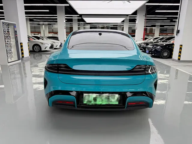 Xiaomi SU7 — Фото автомобиля 11
