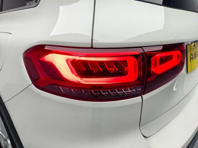 Mercedes-Benz GLB-Class — Фото автомобиля 13