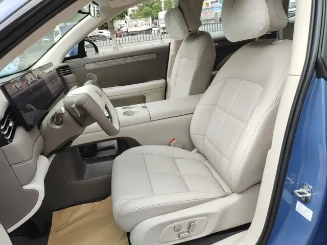 IM Motors LS6 — Фото автомобиля 14
