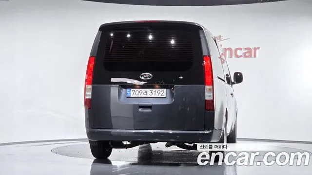 Hyundai Staria Staria Tourer 11 мест — Фото автомобиля 4