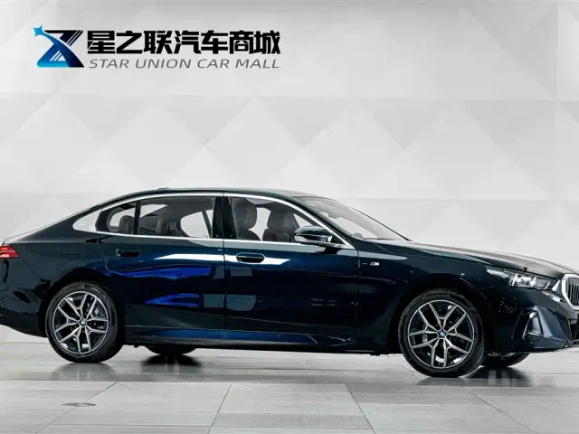 BMW i5 — Фото автомобиля 5