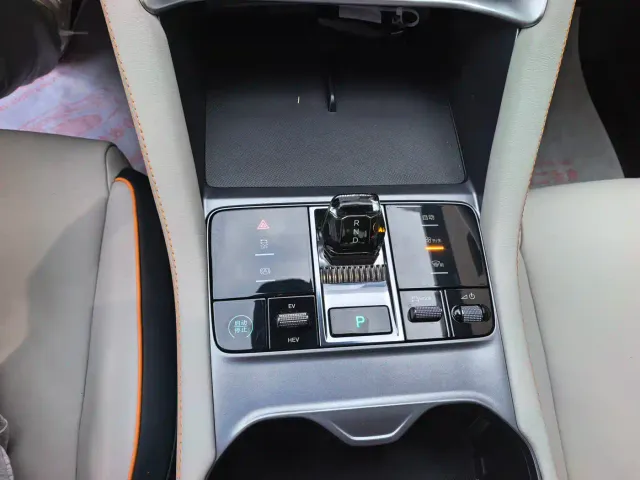 BYD Song PLUS — Фото автомобиля 13