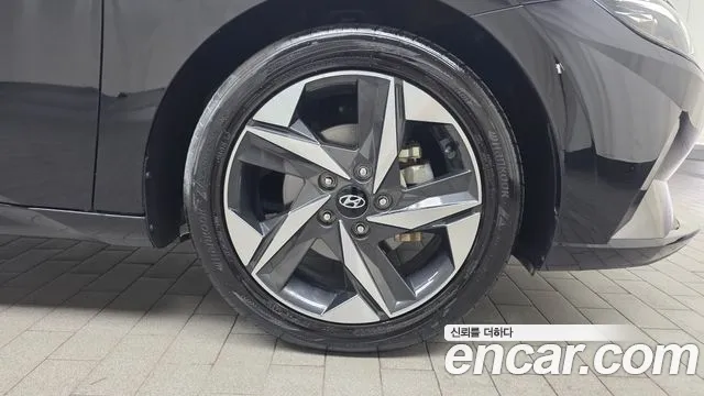 Hyundai AVANTE Avante (CN7) — Фото автомобиля 19
