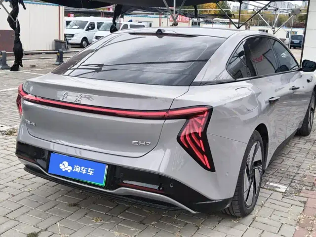 Hongqi EH7 — Фото автомобиля 3