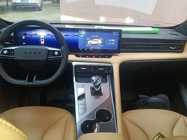 Roewe RX5 — Фото автомобиля 9