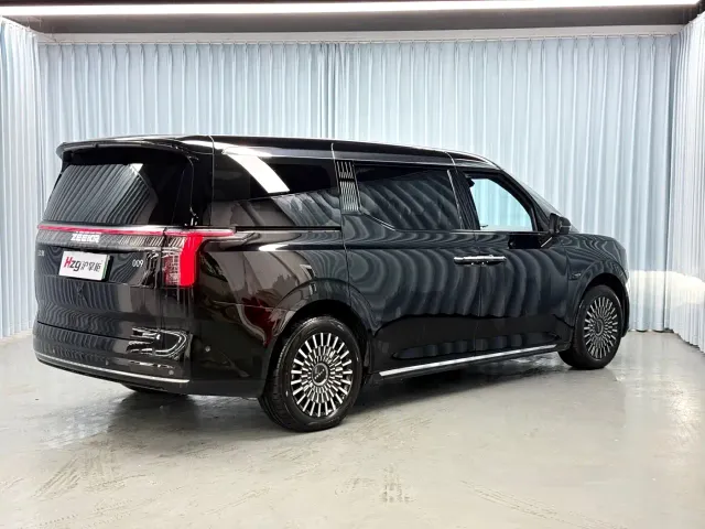 ZEEKR Zeekr 009 2024 7-Seat Aisle AWD Version 108kWh — Фото автомобиля 10