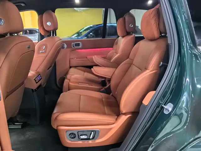 Li Auto L9 — Фото автомобиля 5