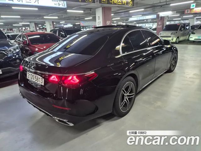 Mercedes-Benz E-Class — Фото автомобиля 4