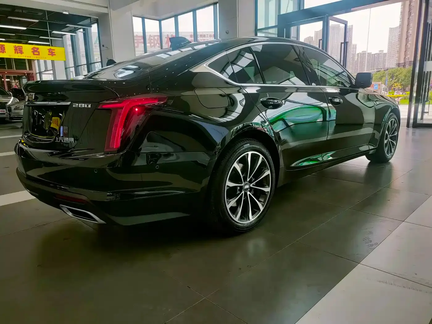 Cadillac Cadillac CT5 2025 Model 28T Urban Sport Edition — Фото автомобиля 9