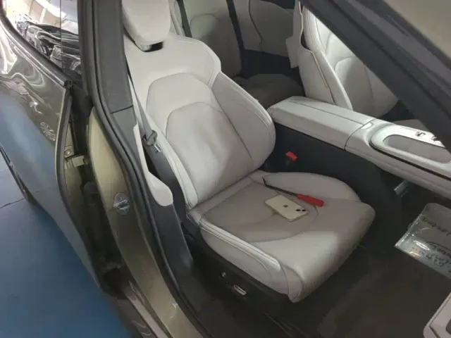 Xiaomi SU7 — Фото автомобиля 24