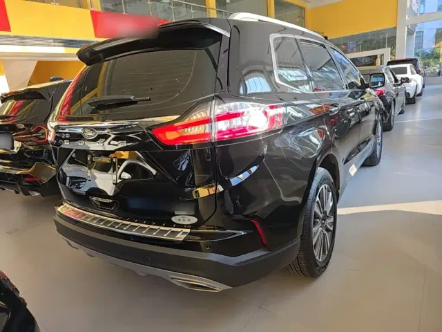 Ford Edge — Фото автомобиля 6