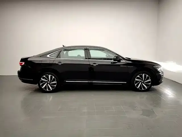 Volkswagen Passat — Фото автомобиля 8