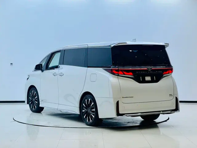Toyota Vellfire — Фото автомобиля 5