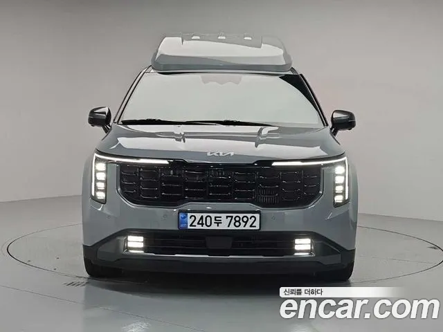 Kia Carnival Generation 4 — Фото автомобиля 2