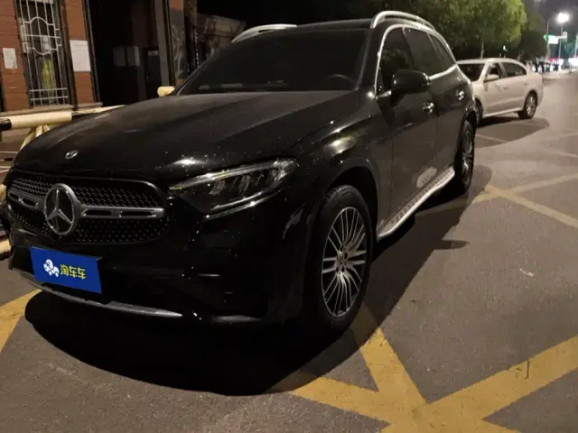 Фотография автомобиля — Mercedes-Benz GLC-Class
