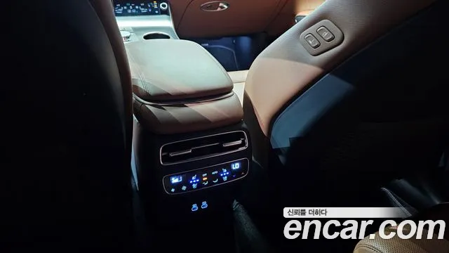 Genesis GV70 2.5T Бензин AWD — Фото автомобиля 26