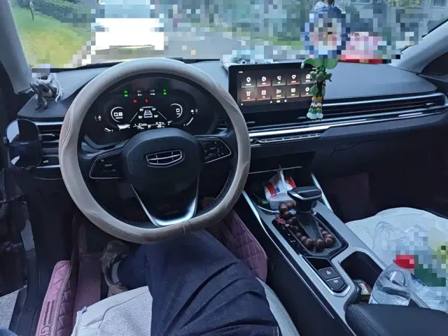 Geely Emgrand — Фото автомобиля 5