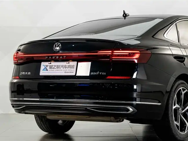 Volkswagen Passat — Фото автомобиля 7